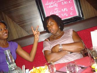 Sleeping during dinner @ Paris